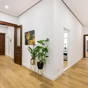 Oro Apartment
