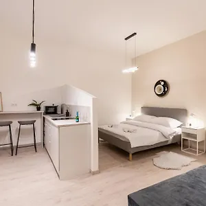 https://kl31-quality-apartments-best-location-by-budapest.inbudapesthotels.com